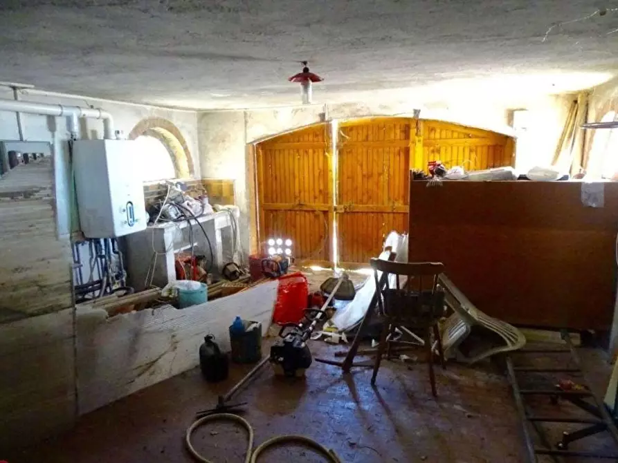 Immagine 23 di Villa in vendita  a Ortonovo