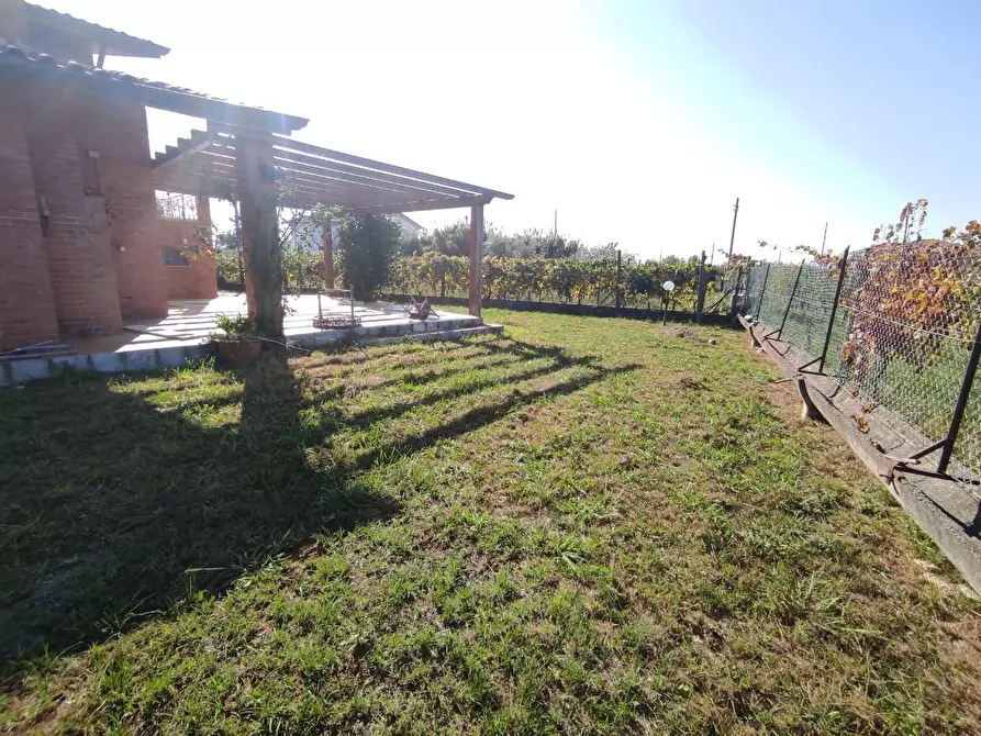 Immagine 4 di Villa in vendita  a Ortonovo