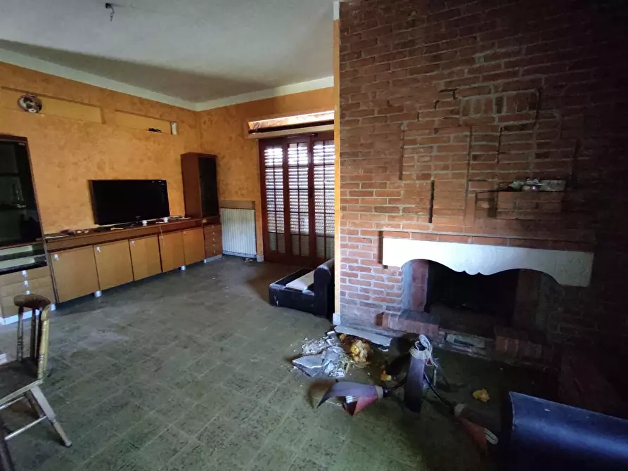 Immagine 6 di Villa in vendita  a Ortonovo