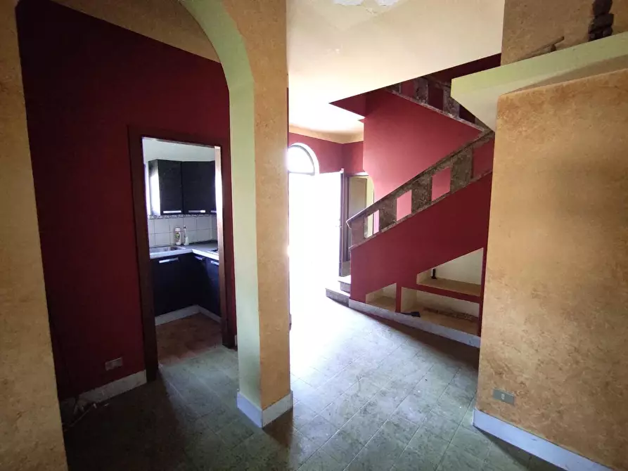 Immagine 8 di Villa in vendita  a Ortonovo