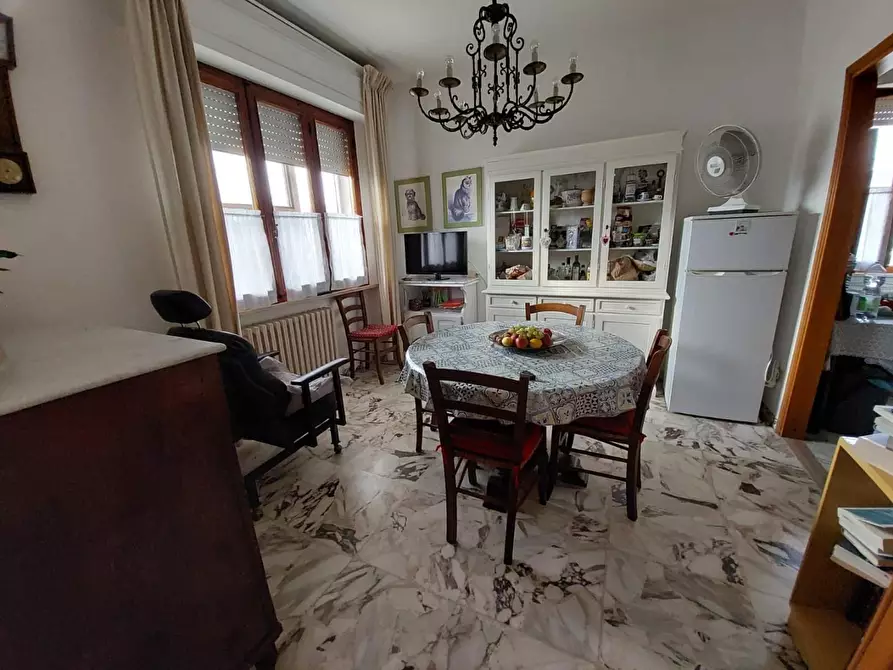 Immagine 11 di Villa in vendita  a Pontedera