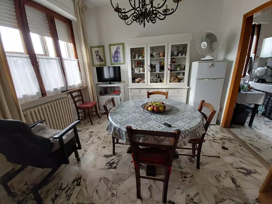 Immagine 8 di Villa in vendita  a Pontedera