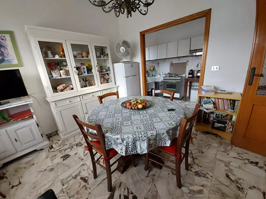 Immagine 9 di Villa in vendita  a Pontedera