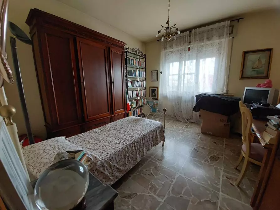 Immagine 18 di Villa in vendita  a Pontedera