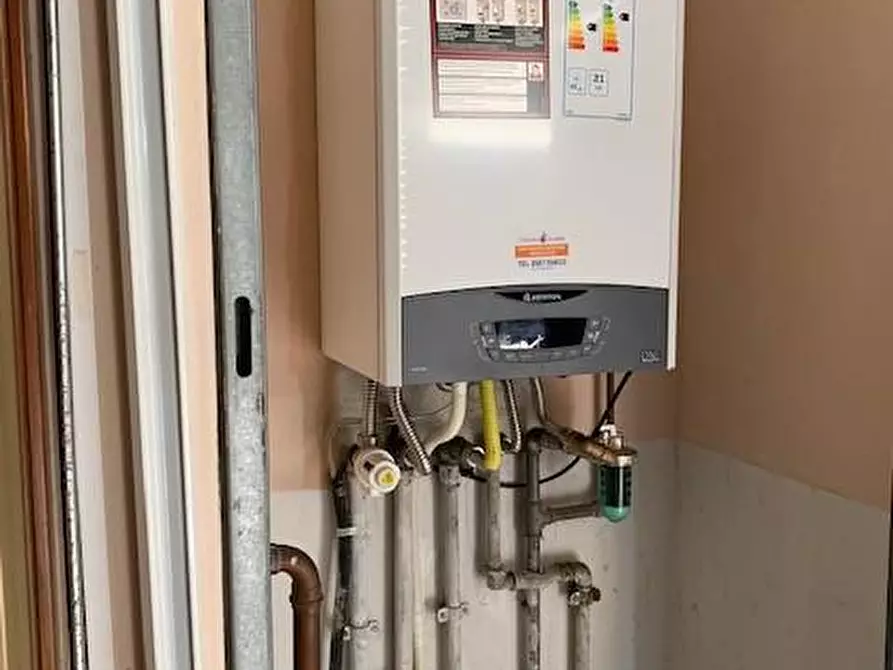 Immagine 10 di Villetta a schiera in vendita  a Montecatini Terme