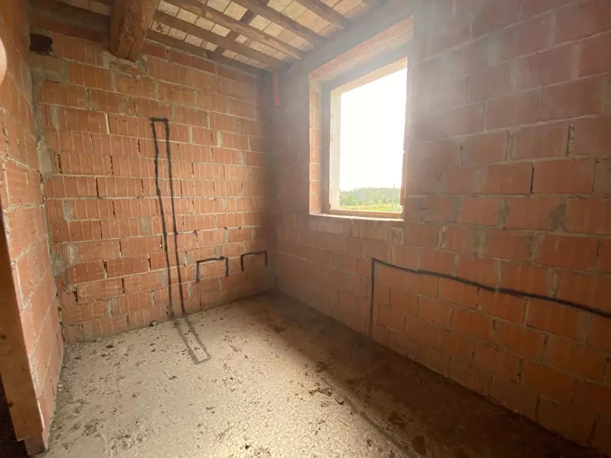 Immagine 10 di Villa in vendita  a Capannori