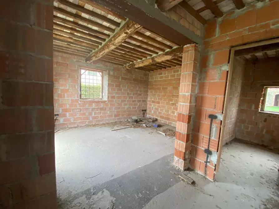 Immagine 26 di Villa in vendita  a Capannori