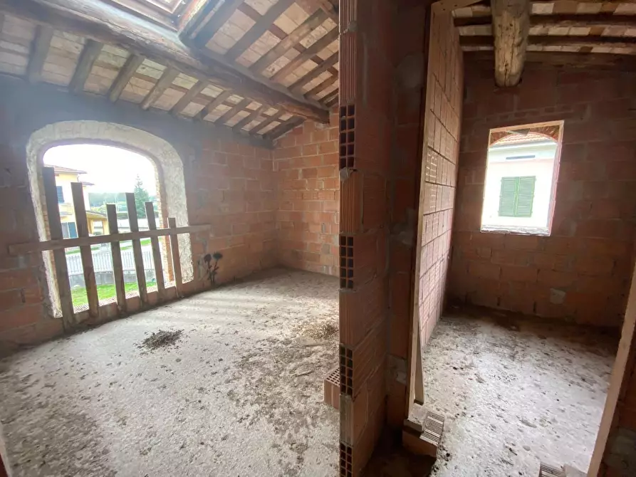 Immagine 5 di Villa in vendita  a Capannori