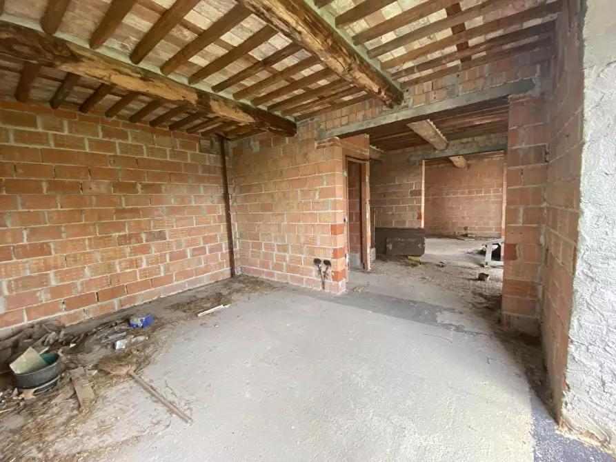 Immagine 27 di Villa in vendita  a Capannori