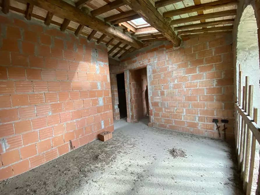 Immagine 9 di Villa in vendita  a Capannori