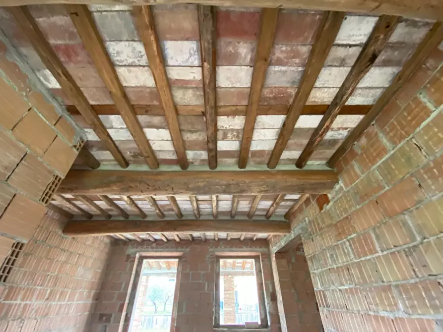 Immagine 24 di Villa in vendita  a Capannori