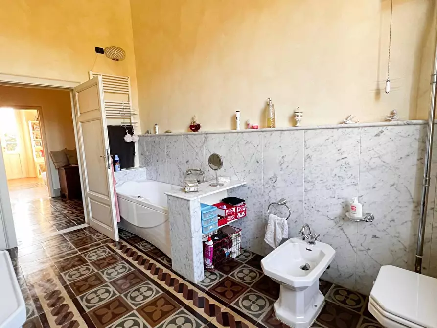 Immagine 37 di Villa in vendita  a San Giuliano Terme