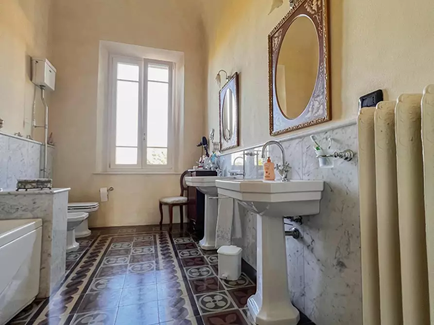 Immagine 35 di Villa in vendita  a San Giuliano Terme