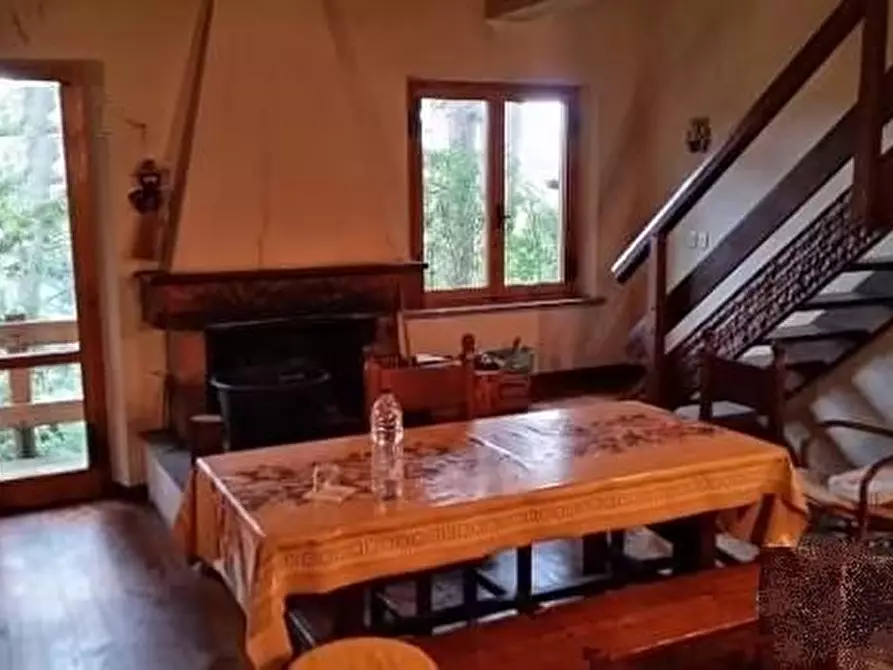 Immagine 2 di Villa in vendita  a San Giuliano Terme