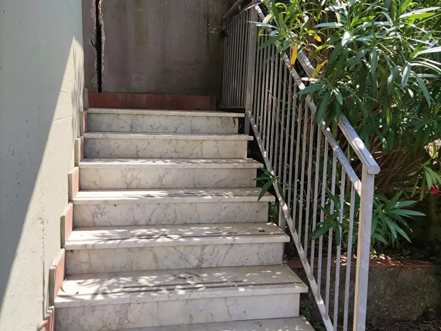 Immagine 5 di Appartamento in vendita  a Carrara