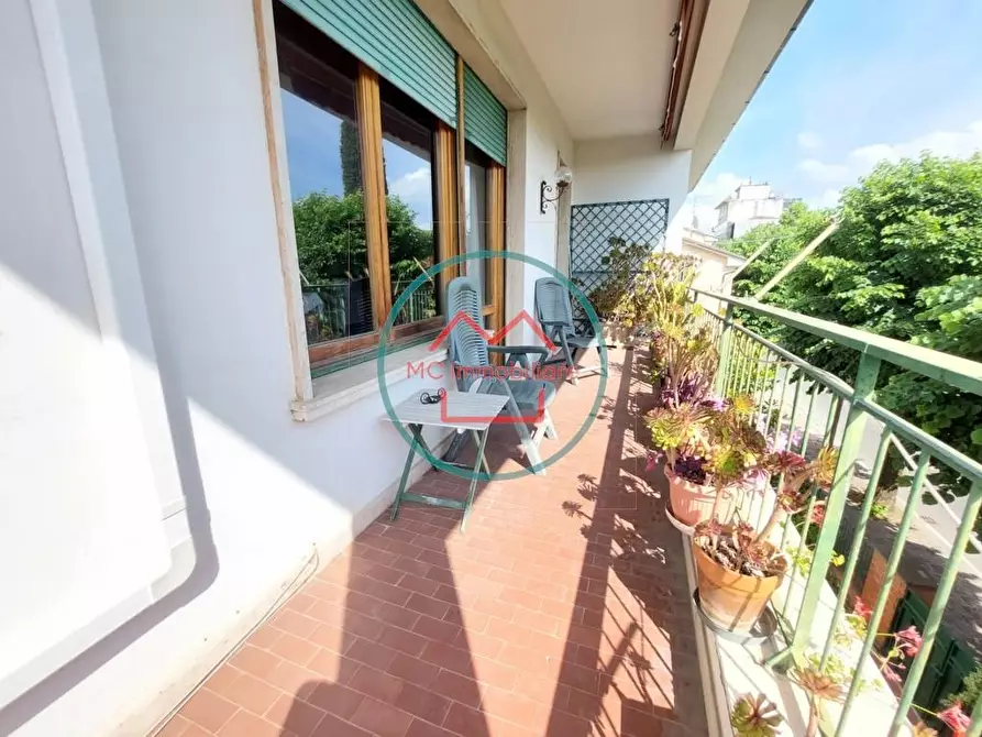 Immagine 20 di Villa in vendita  a Montecatini Terme