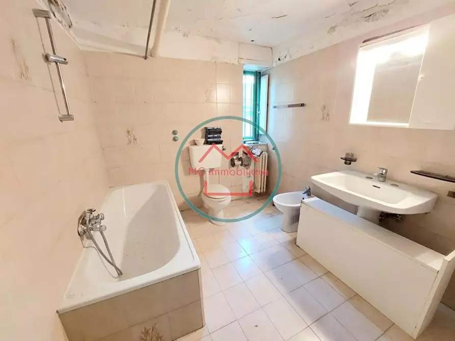 Immagine 37 di Villa in vendita  a Montecatini Terme