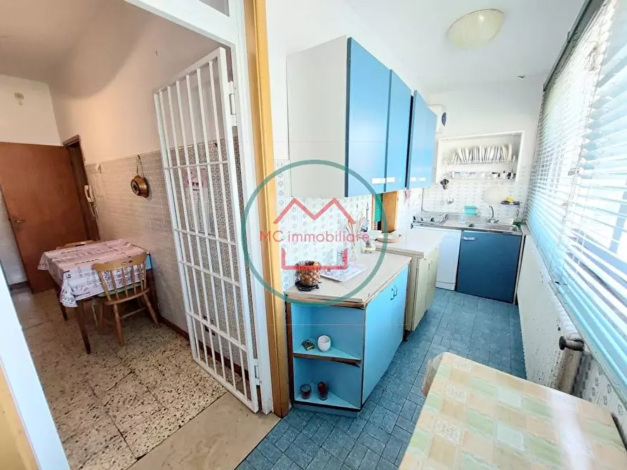 Immagine 17 di Villa in vendita  a Montecatini Terme