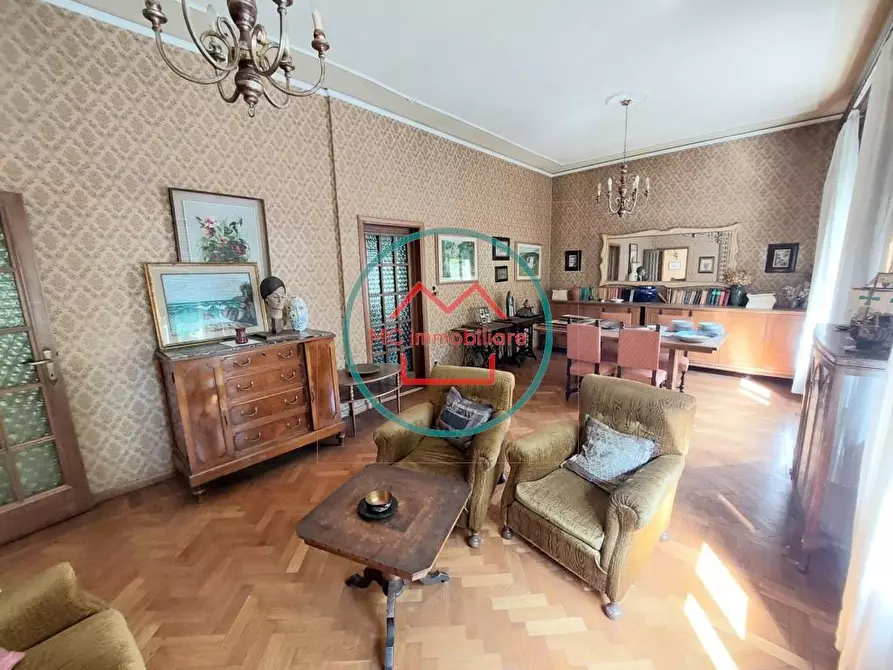 Immagine 8 di Villa in vendita  a Montecatini Terme