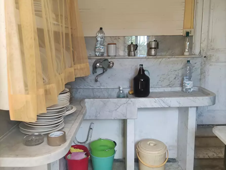 Immagine 6 di Villa in vendita  a Carrara