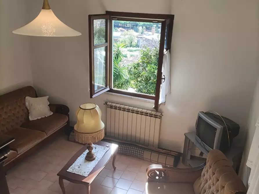 Immagine 21 di Villa in vendita  a Carrara