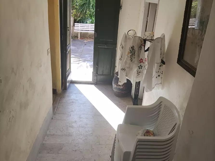 Immagine 10 di Villa in vendita  a Carrara