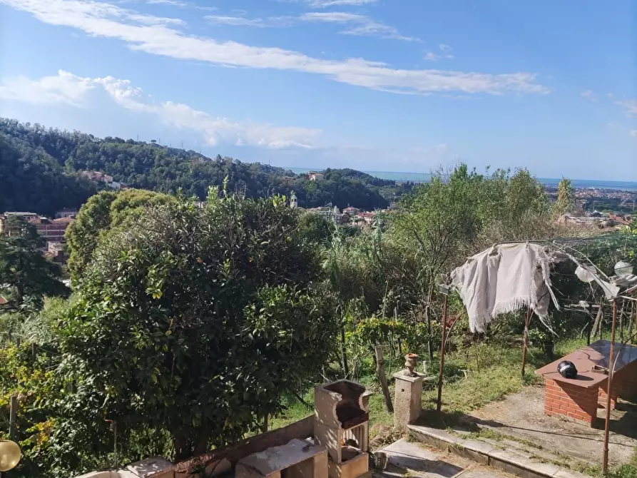 Immagine 17 di Villa in vendita  a Carrara