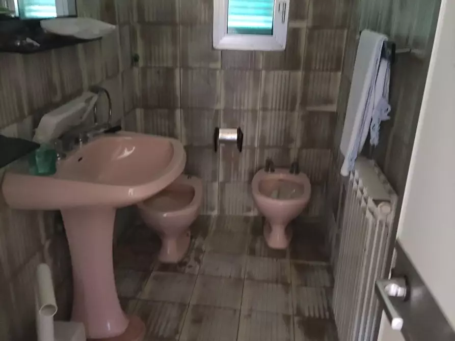 Immagine 28 di Villa in vendita  a Carrara