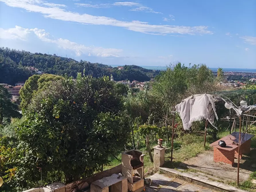 Immagine 16 di Villa in vendita  a Carrara