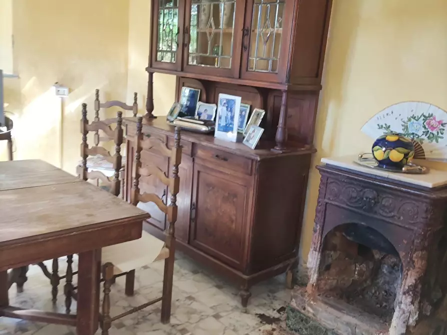 Immagine 8 di Villa in vendita  a Carrara