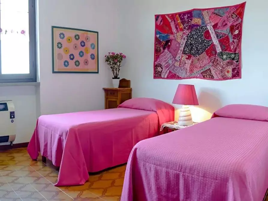 Immagine 5 di Casa bifamiliare in vendita  a Camaiore