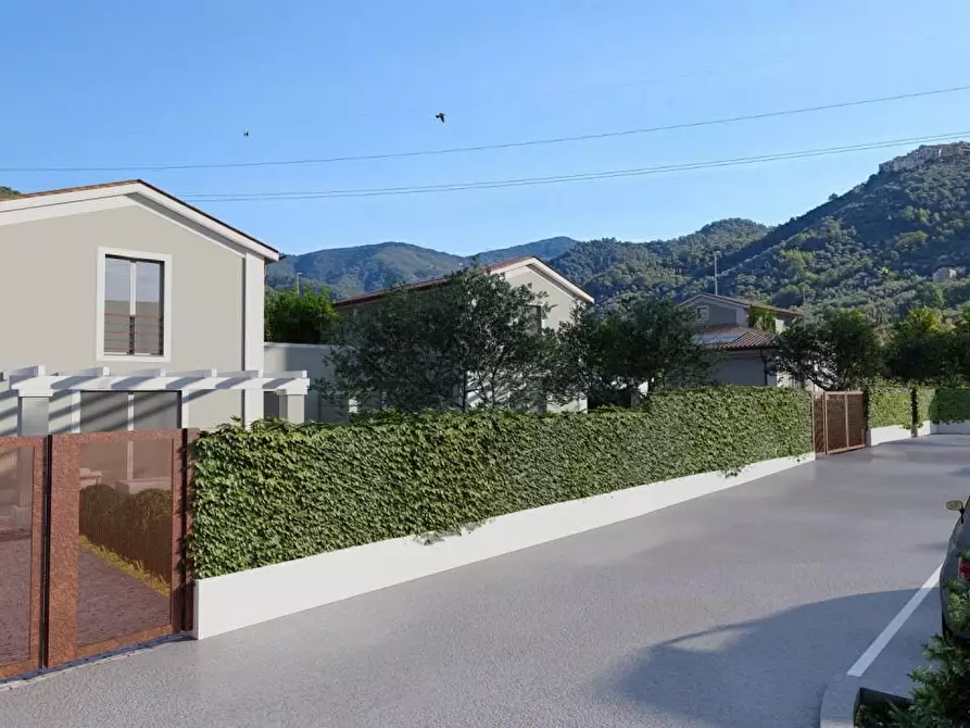 Immagine 4 di Terreno residenziale in vendita  a Ortonovo