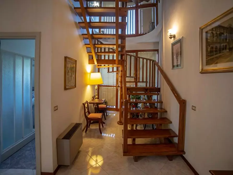 Immagine 15 di Casa bifamiliare in vendita  a Massa