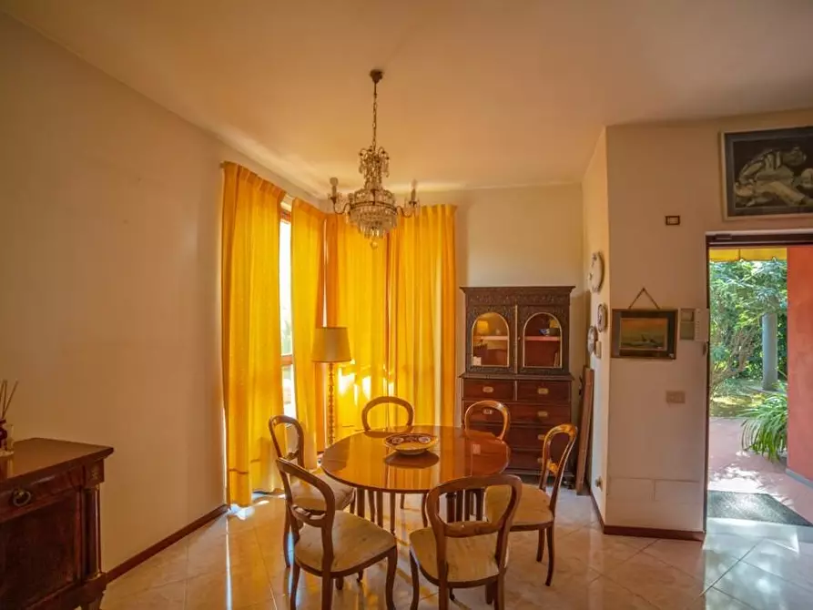 Immagine 13 di Casa bifamiliare in vendita  a Massa