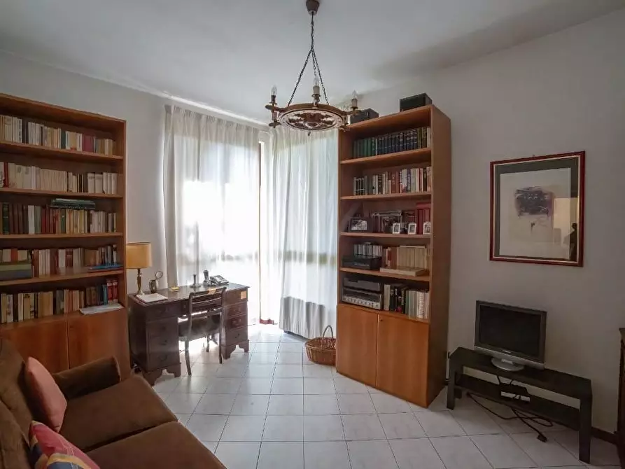 Immagine 19 di Casa bifamiliare in vendita  a Massa