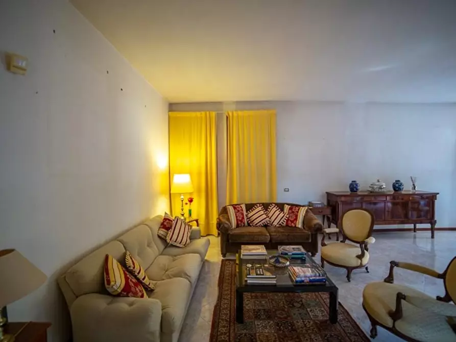 Immagine 16 di Casa bifamiliare in vendita  a Massa