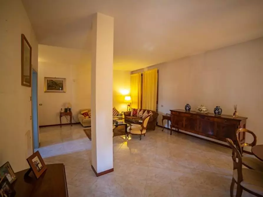 Immagine 12 di Casa bifamiliare in vendita  a Massa