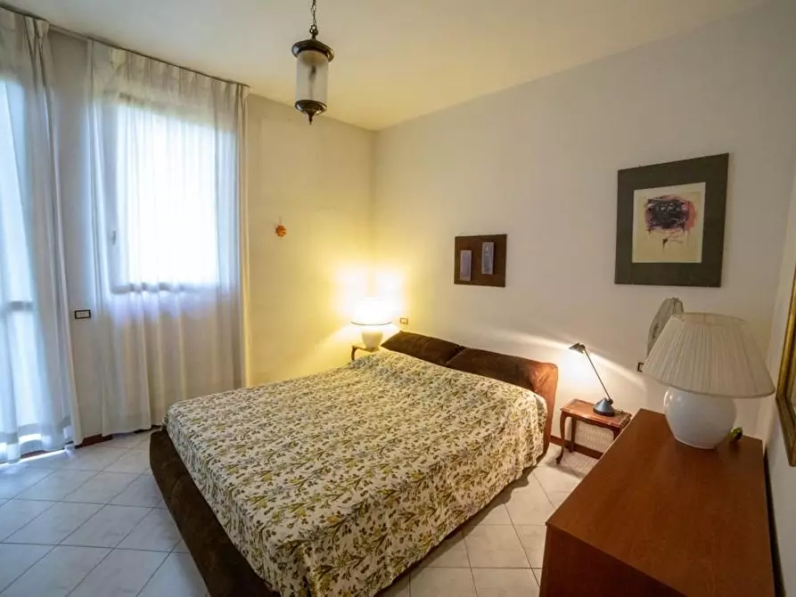 Immagine 18 di Casa bifamiliare in vendita  a Massa