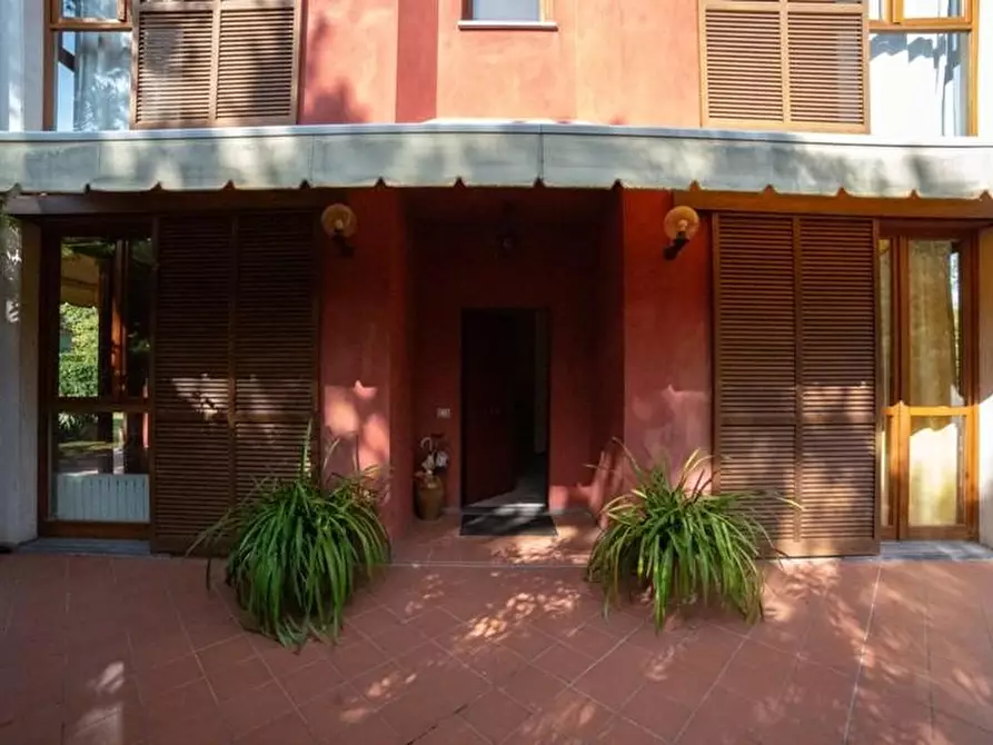 Immagine 8 di Casa bifamiliare in vendita  a Massa