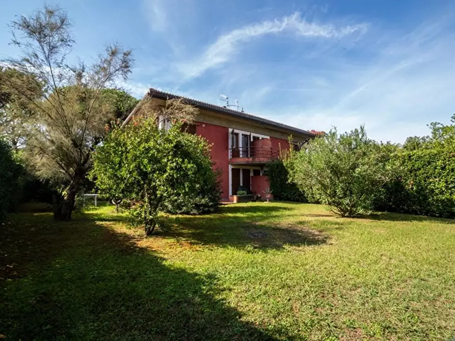 Immagine 10 di Casa bifamiliare in vendita  a Massa