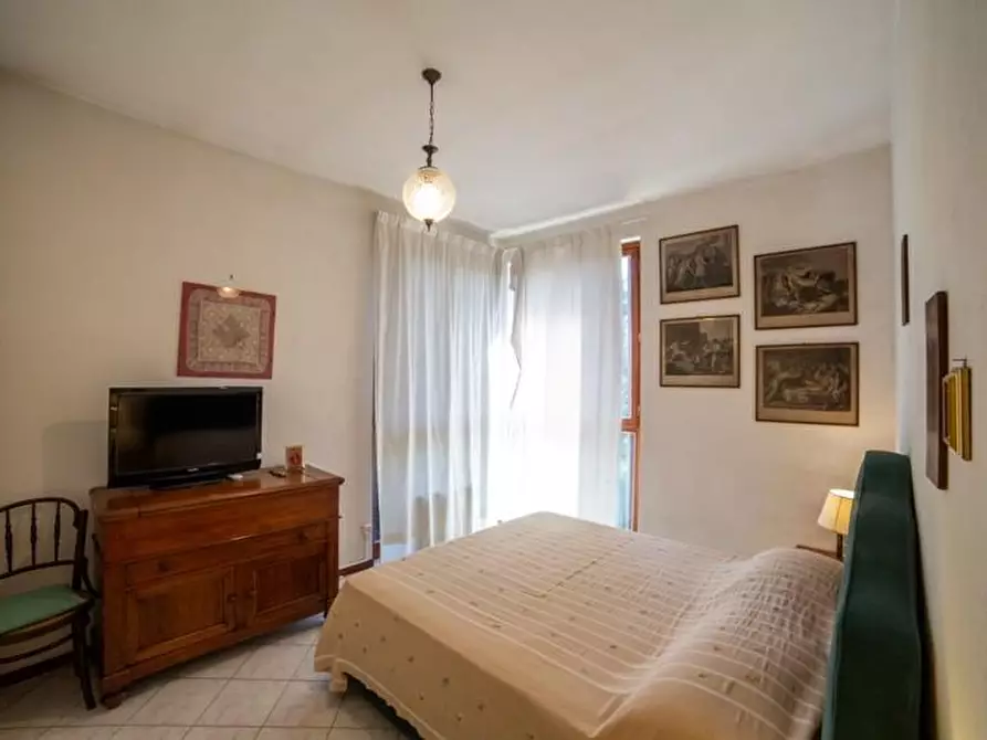 Immagine 20 di Casa bifamiliare in vendita  a Massa