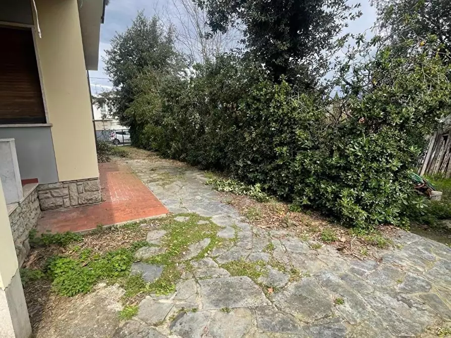 Immagine 8 di Casa bifamiliare in vendita  a Pietrasanta