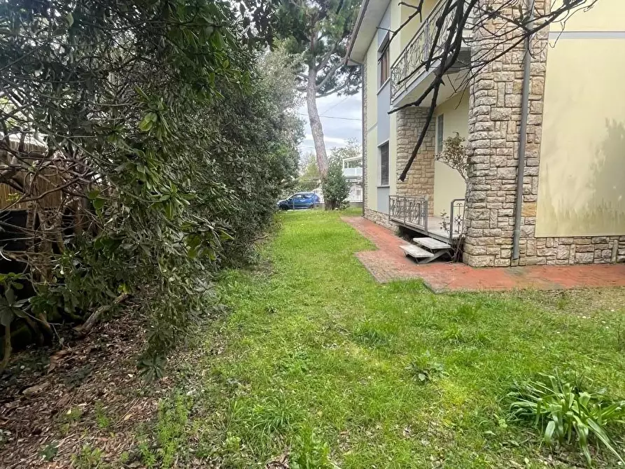 Immagine 5 di Casa bifamiliare in vendita  a Pietrasanta
