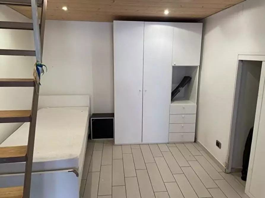 Immagine 5 di Appartamento in affitto  a Siena