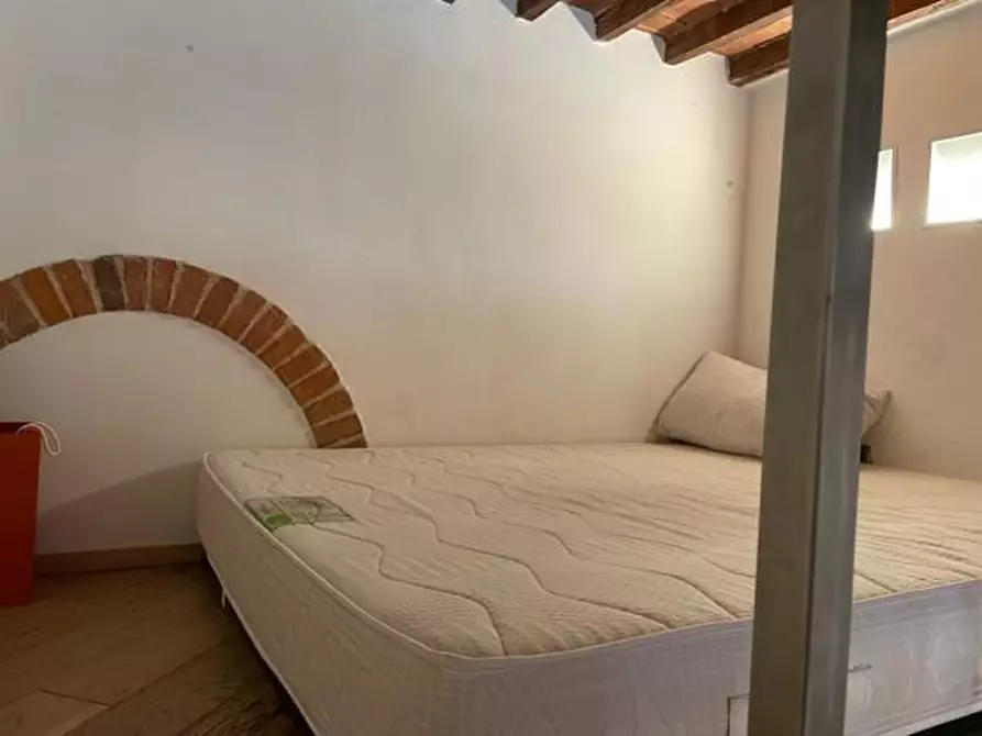 Immagine 6 di Appartamento in affitto  a Siena