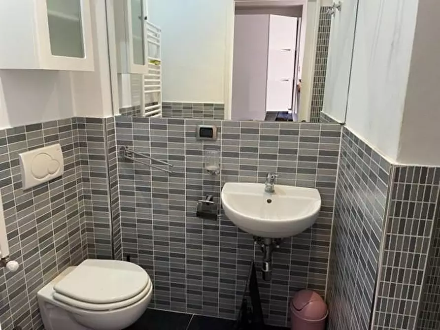 Immagine 10 di Appartamento in affitto  a Siena