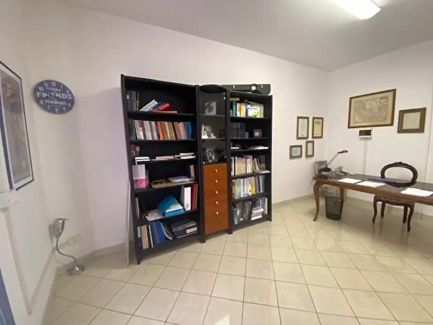 Immagine 4 di Ufficio in vendita  a Livorno