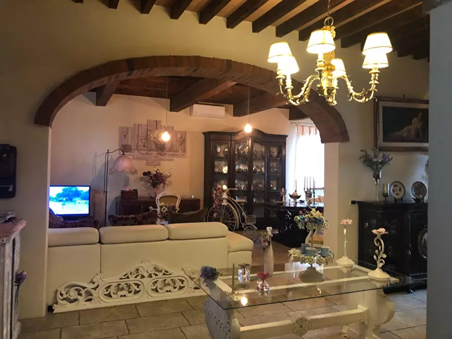 Immagine 13 di Villa in vendita  a San Giuliano Terme