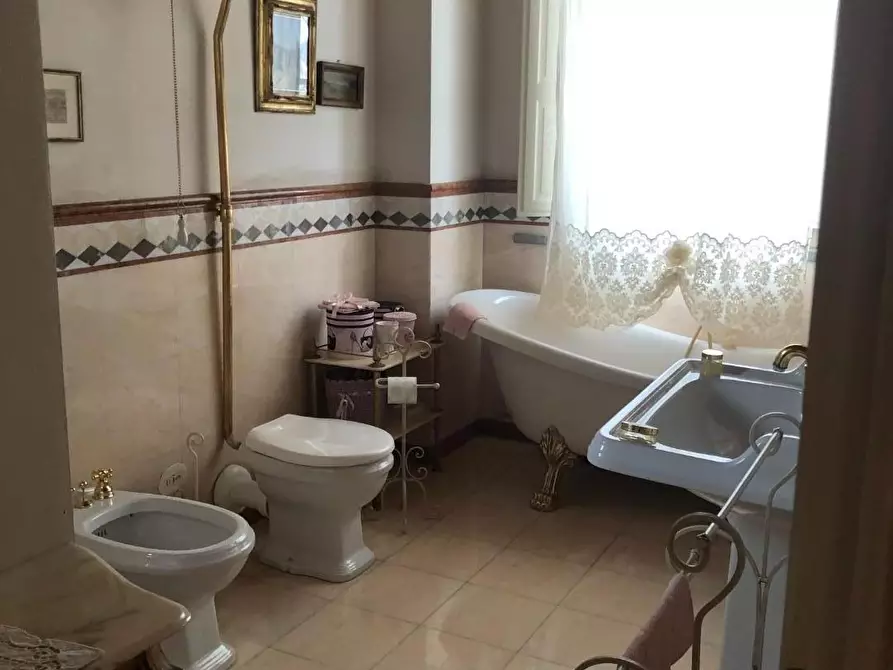 Immagine 19 di Villa in vendita  a San Giuliano Terme