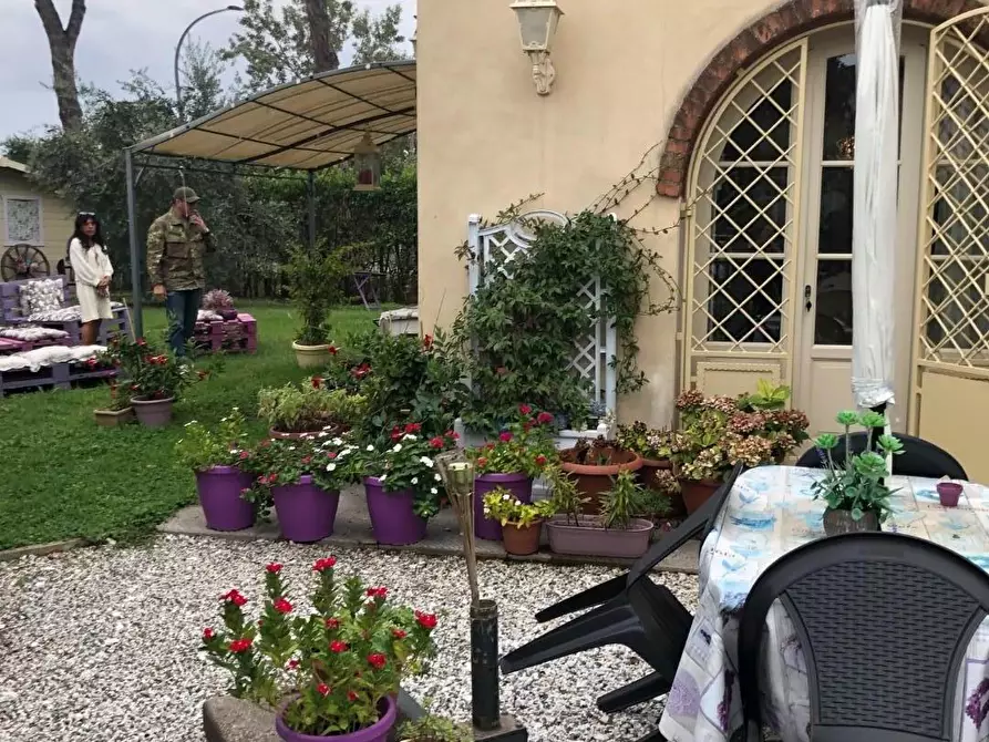 Immagine 3 di Villa in vendita  a San Giuliano Terme